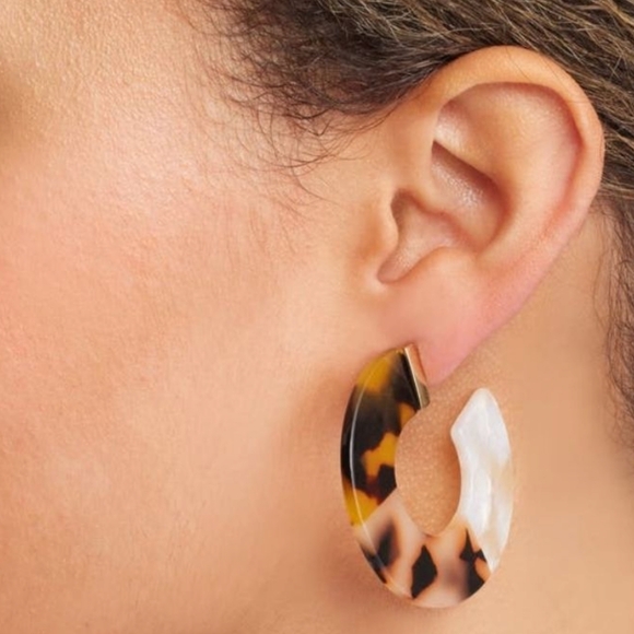 Nordstrom Wide Resin Tortoise Gold Hoop Earrings Statement  Bold Chunky‎ NWT - Picture 1 of 8